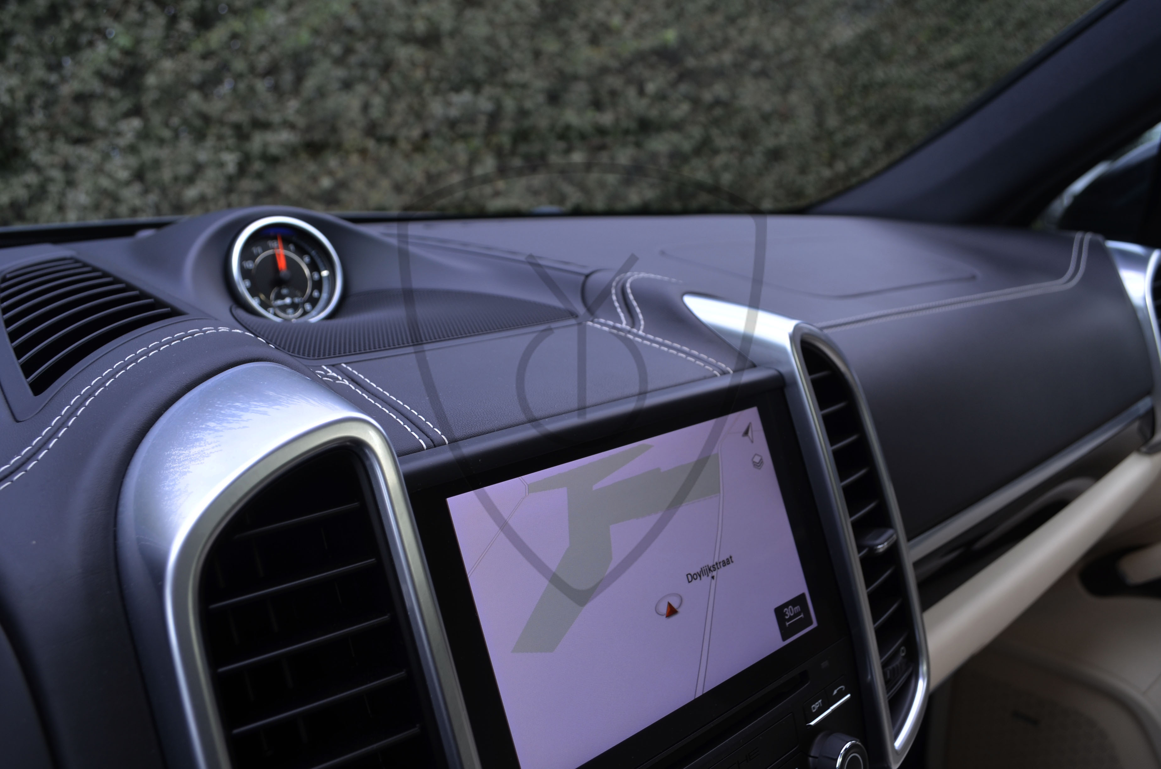 PORSCHE CAYENNE — image 7